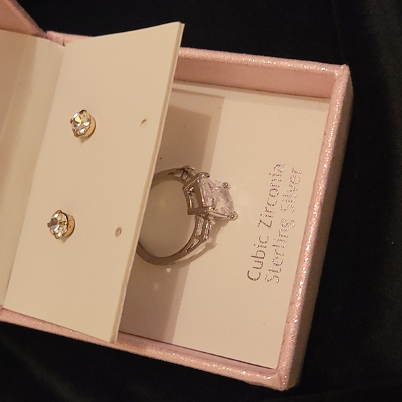 Zirconia Studs with Bonus Ring - Picture 16 of 17